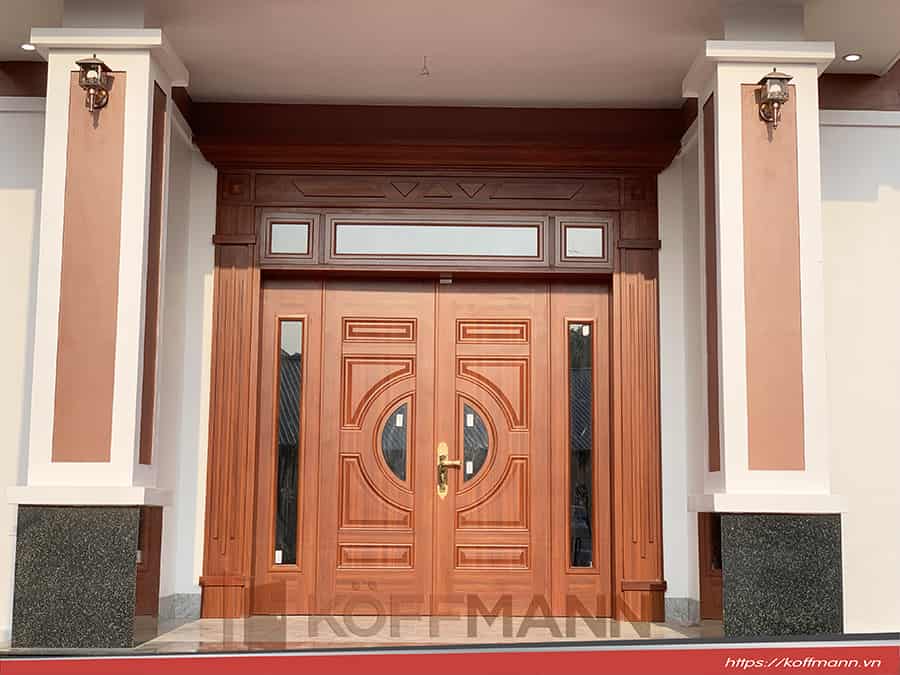 Mẫu cửa chính bằng cửa thép vân gỗ được yêu thích nhất